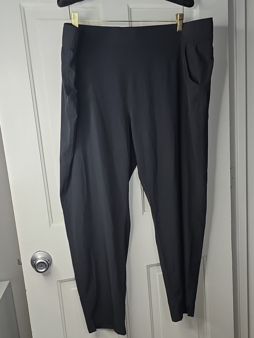Eddie Bauer Black Cropped Stretch Ankle Pants